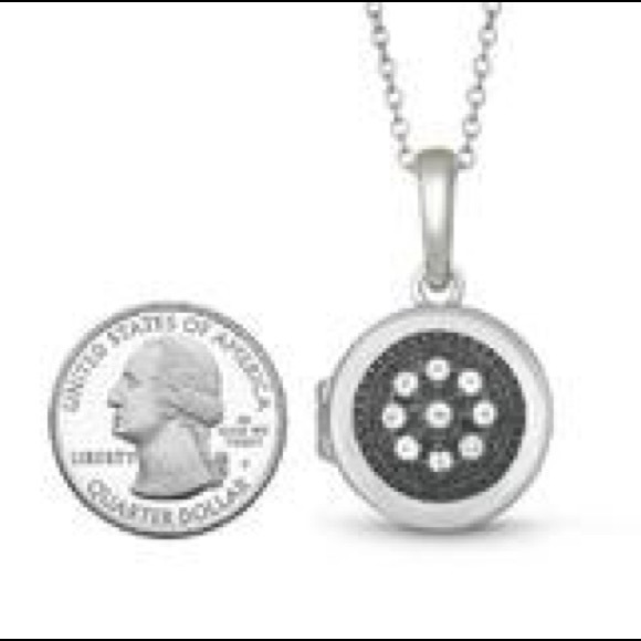 Sterling silver locket by With You Lockets - Picture 6 of 6